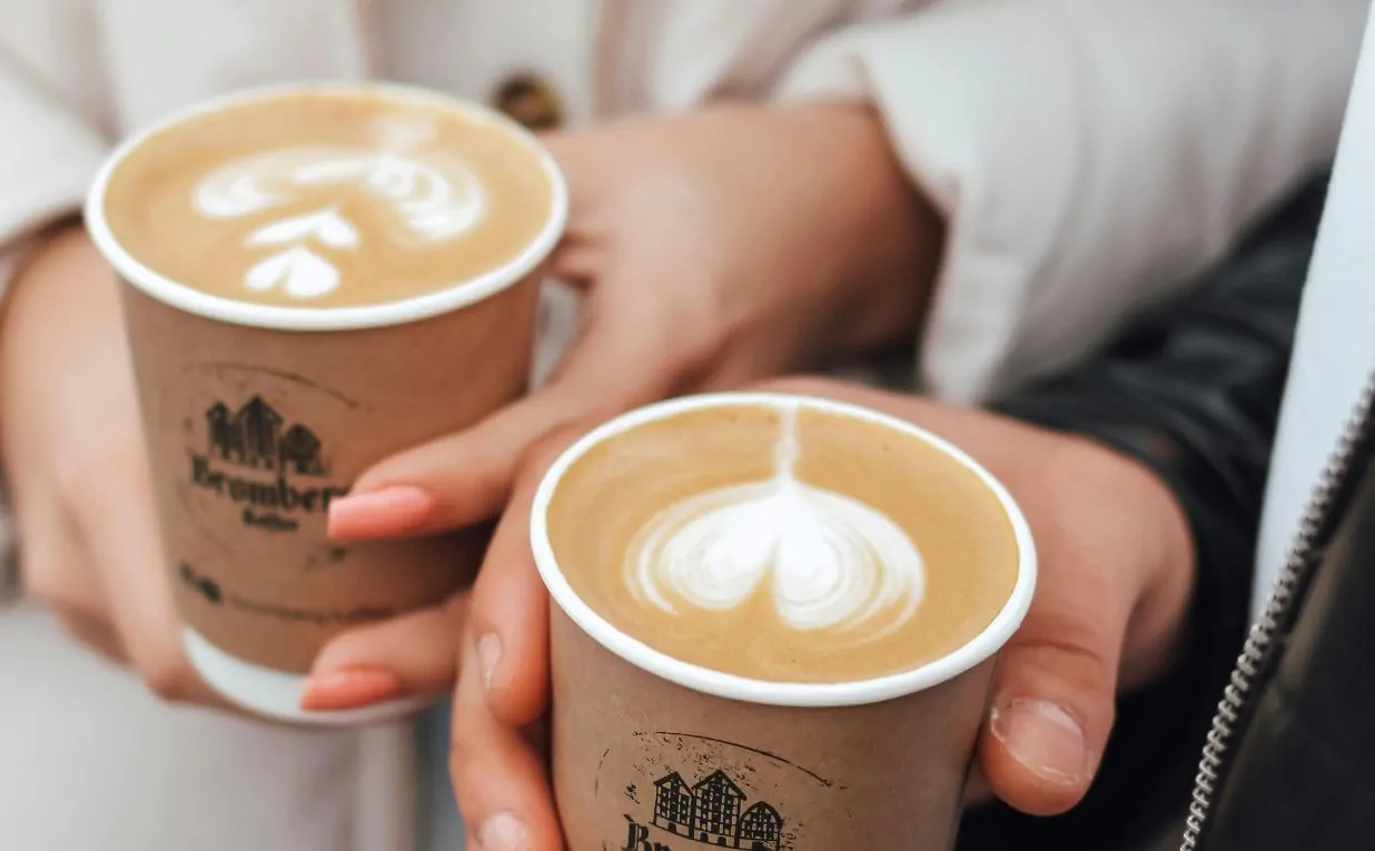 Does Using Branded Paper Cups Make Coffee Taste Better