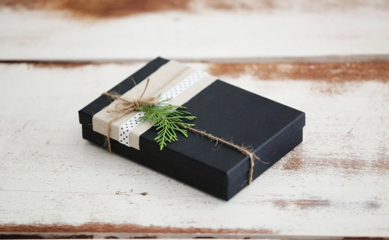 What’s the Best Rigid Box Style for Corporate Gifting?